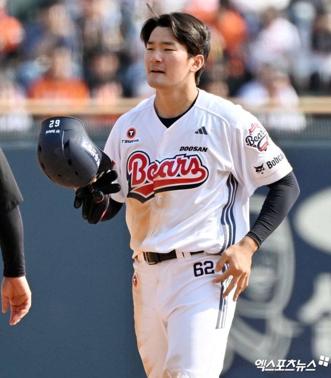 '4:8→7:8' KT 11회 2사 만루 찬스, 타석에 김현수...가 아니네? 대수비 교체→허망한 삼진, 이런 결말 누가 예상했을까