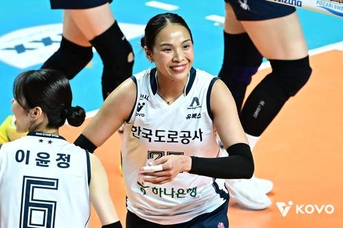 여자배구 아시아 쿼터 자스티스 이적 관심…타나차는 '고민 중'