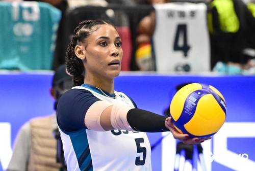 여자배구 아시아 쿼터 자스티스 이적 관심…타나차는 '고민 중'