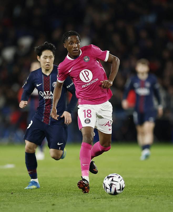 '佛 단독 보도' 이강인 '초비상' 떠나자, 무조건 EPL+아틀레티코 가야 한다...'철저한 벤치 기용' 엔리케 감독, PSG와 2030년 재계약 마무리 단계