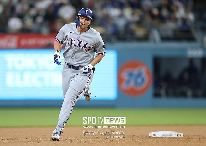 홈런→홈런→끝내기홈런…먼시 다저스 영웅 등극, 오타니 44경기 연속 출루 '이치로 넘었다'