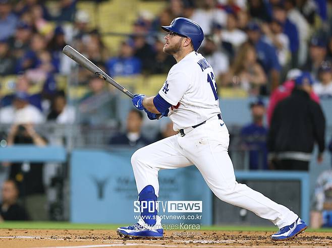 홈런→홈런→끝내기홈런…먼시 다저스 영웅 등극, 오타니 44경기 연속 출루 '이치로 넘었다'