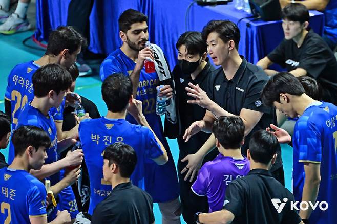 남자 프로배구 우리카드, 박철우 감독대행 정식 사령탑 선임