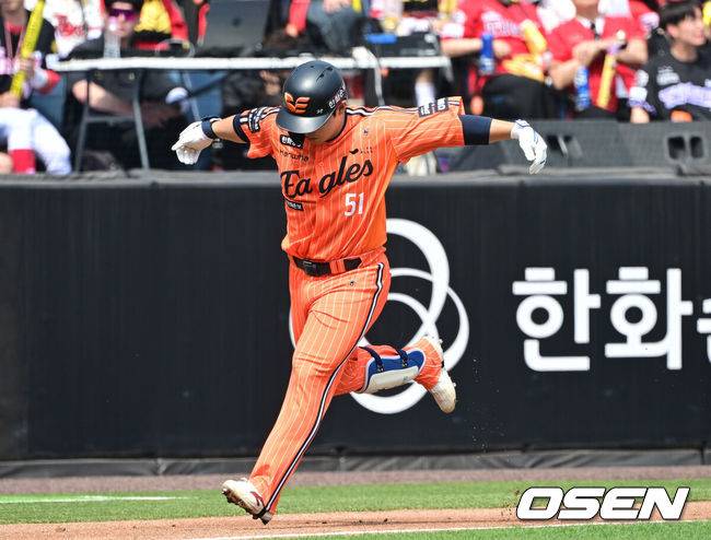 KIA 뒤집기쇼! '8회 5득점 빅이닝→김호령 슈퍼캐치' 한화에 6-5 역전승, 3연승 질주 [대전 리뷰]