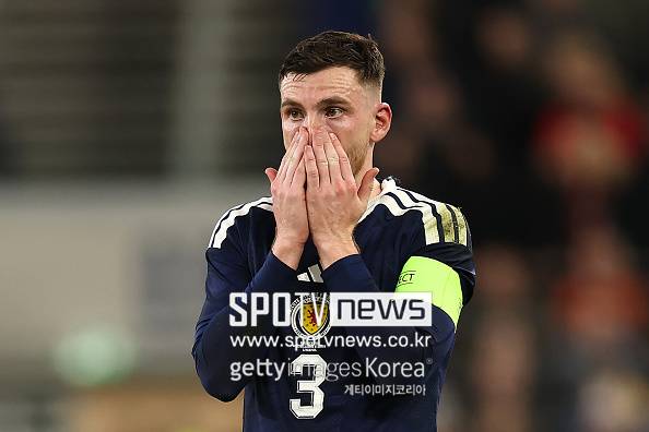 토트넘, 프리미어리그 잔류 시 '리버풀 레전드' 데려온다...시즌 후 FA 확정된 로버트슨 영입 도전