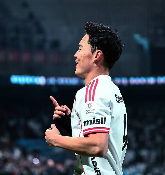 '멀티골' 오현규 시즌 15골 넣으면 특별 보너스?...