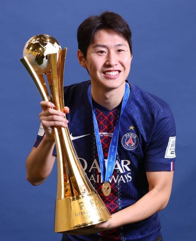 이강인 아틀레티코로 도망가야...엔리케 감독, PSG와 2030년까지 장기 재계약 예정