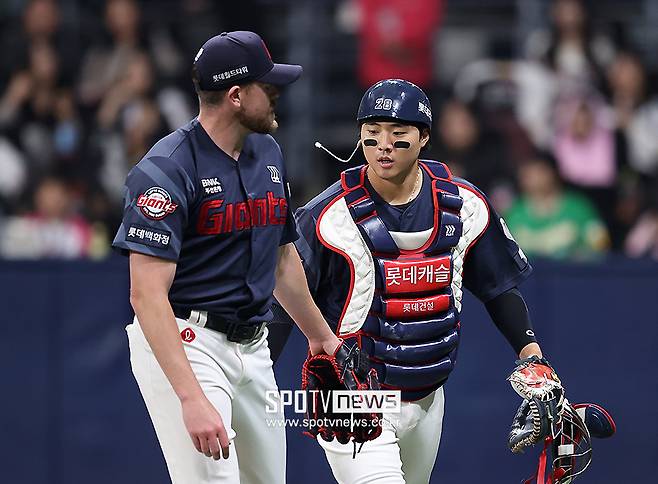 KKKKKKK 스위퍼가 춤을 췄다, 역전승 발판…롯데 158km 에이스