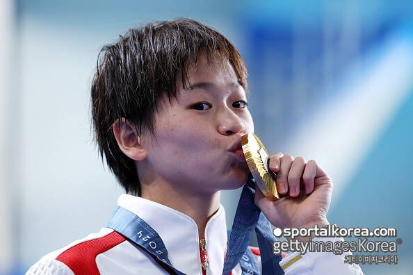 '282명 악랄한 단체 악플 채팅방' 19세 女 올림픽 영웅 '벼랑 끝' 몰아넣은 일당, 실체 드러났다