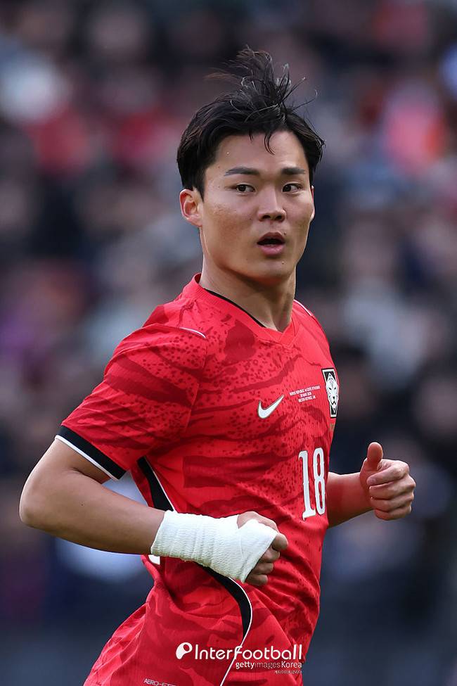 손흥민 제치고 韓 주전 공격수 가능...'261억' 오현규 멀티골 넣고