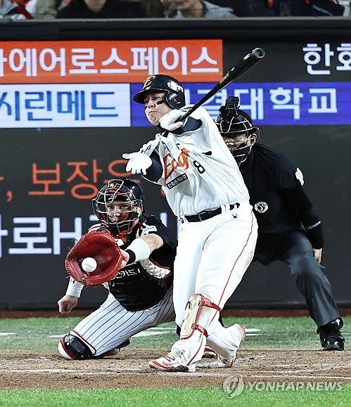 '노시환, 너 지금 심각해!' 김경문 감독, 노시환에 6번 강등 및 번트 지시에 담긴 메시지는?'노시환, 너 지금 심각해!' 김경문 감독, 노시환에 6번 강등 및 번트 지시에 담긴 메시지는?