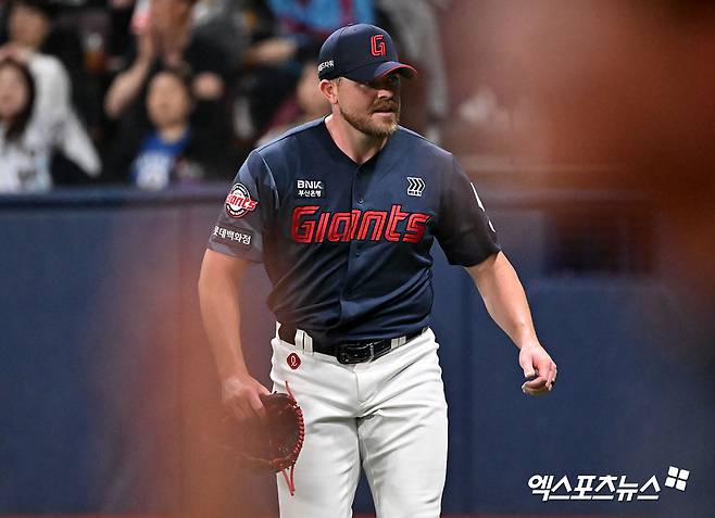 롯데팬 함성에 '가슴 두근두근' 비슬리…