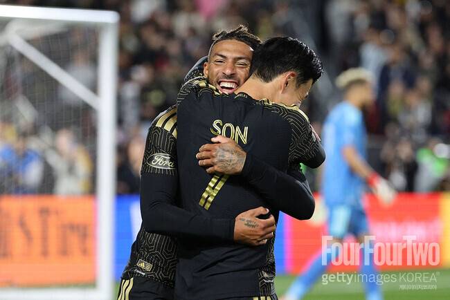 ‘흥민이 형 없으니 이렇게 힘들 줄은…’ 어떻게든 1도움 만든 부앙가, 조기 교체된 후 ‘씁쓸한 멍때리기’