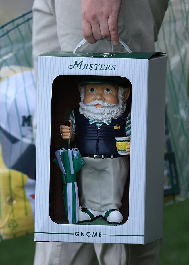 “새벽 3시 줄 서도 못 산다”…마스터스 뒤덮은 지하의 정령 ‘노움’ 열풍