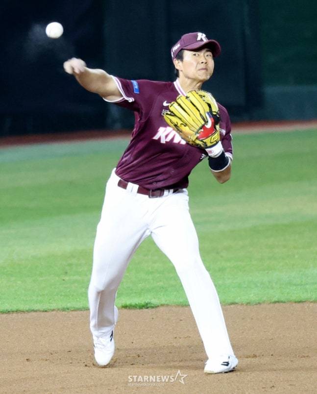 '최하위' 키움 초비상! 주전 유격수 어준서 전격 말소