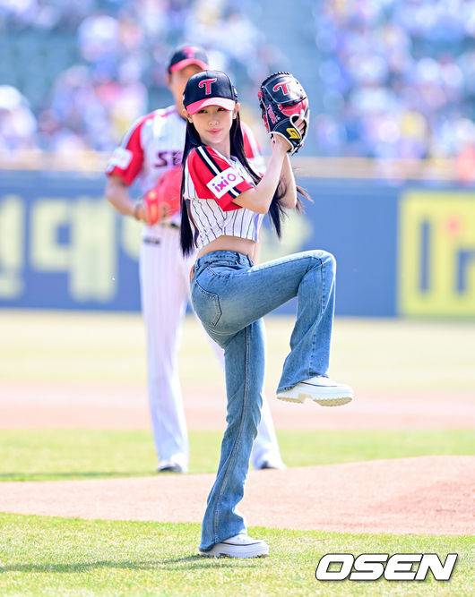 '6연승' LG, 치사하게 치트키 꺼내나...2년 연속 승리 요정, 올해도 마운드 오른다