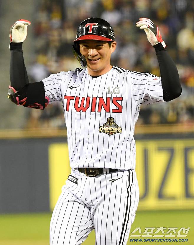 발떼고 공받은 2루수 결국 2군행. 감독의 탄식