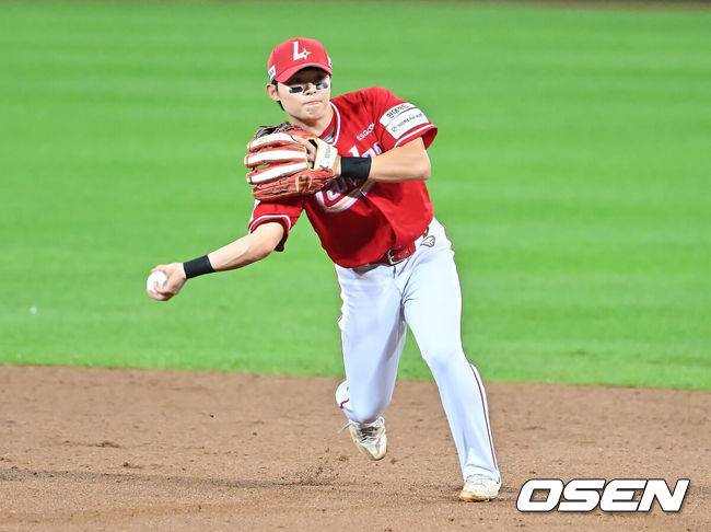 이러다 트레이드 알아봐야 하나…괜찮은 2루수 어디 없나요, “대안을 찾아야 한다”