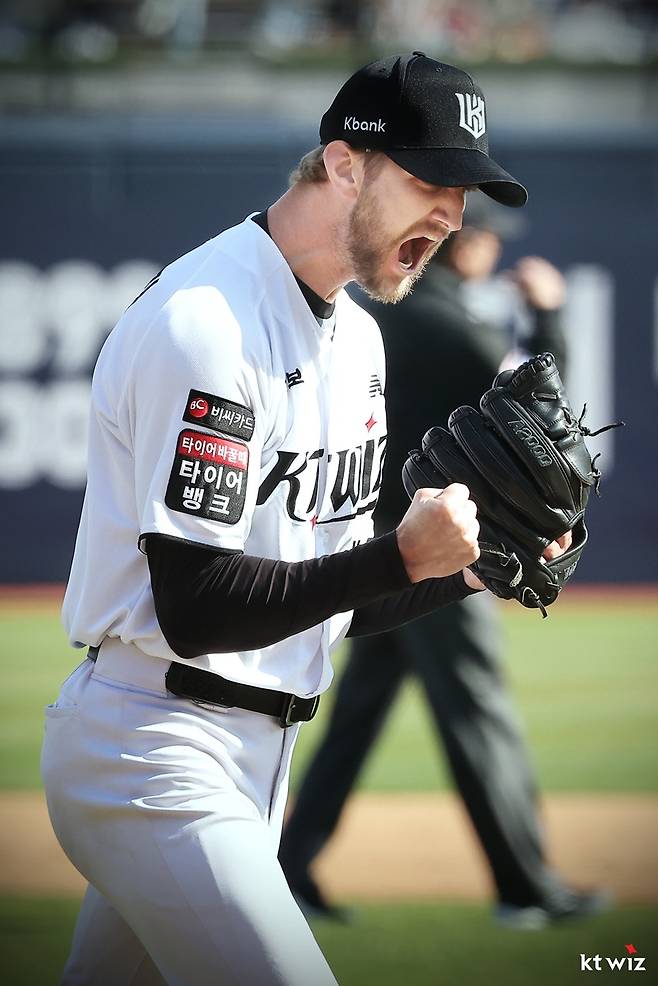 야구 신이 찾아왔나, KKKKKKKK+17이닝 연속 무실점!…KT, 보쉴리 쾌투로 두산 잡았다 [수원 게임노트]