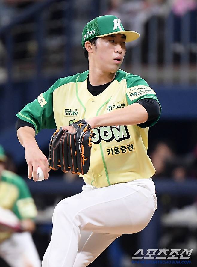 '한화가 푼' 배동현 3승 다승 선두! + 안우진 160㎞ → 키움, 롯데의 4연승 저지 [고척 현장]