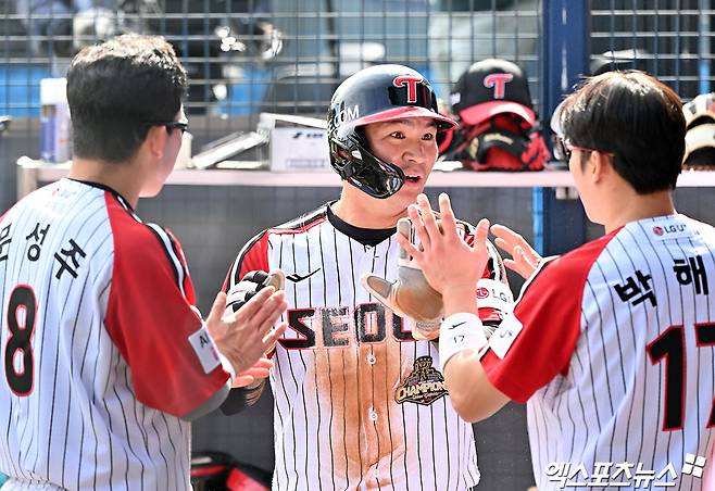 LG 폭주 끝이 없다…SSG 9-1 제압하고 3연전 싹쓸이+7연승 질주→'6이닝 무실점' 톨허스트 시즌 2승 [잠실:스코어]