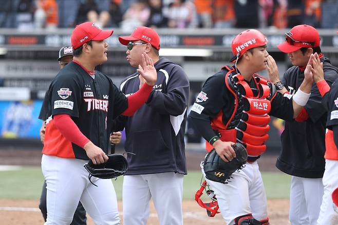 '한화 원정 싹쓸이' KIA, 10위→공동 5위 수직 상승 해냈다…