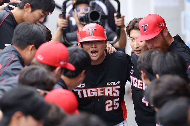 '한화 원정 싹쓸이' KIA, 10위→공동 5위 수직 상승 해냈다…