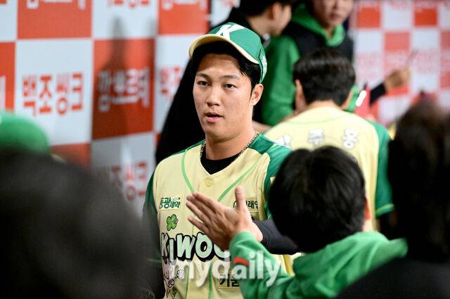 “안우진 2이닝 던질 수 있으면 160km” 韓최고 괴물이 감독을 거짓말쟁이로 만들었다…스피드 그 이상을 바라본다[MD고척]