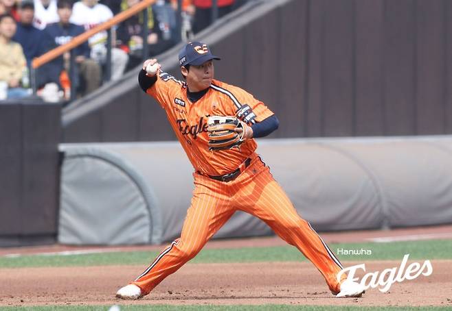 ‘채은성 문책성 교체’ 칼 빼든 김경문, 냉정한 현실만 확인했다… 노시환 주말 11타수 무안타+흔들리는 박상원