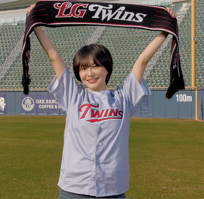 한화 '빙니폼'부터 LG '회니폼'까지…프로야구에 부는 레트로 열풍, 새로운 이야기를 만든다 [IS 서포터즈]