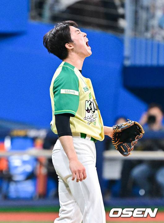 한화는 왜 이런 투수를 포기했나...2차 드래프트 이적생이 다승 1위 실화인가 “팀 연패 끊어서 기쁘다” [오!쎈 고척]