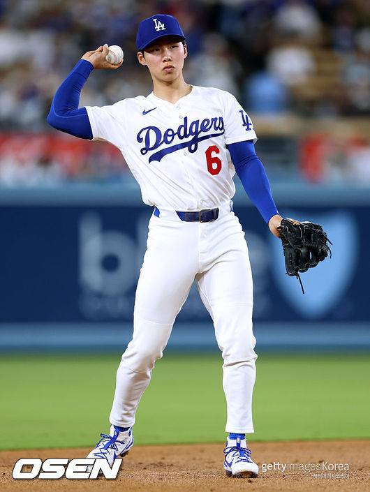 ‘와’ 김혜성 이런 숨겨진 사연 있었다니…매일 조기 출근→피나는 훈련, 로버츠도 반했다 “KIM 이제 좌완 공도 잘 친다”