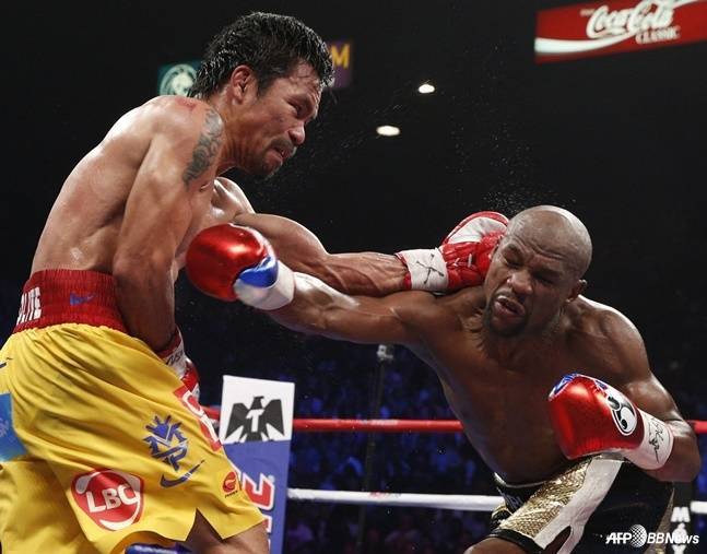 '무려 1조 4855억 벌고 빚더미' 역대 최강 복서, 이 무슨 추태인가? '돈다발 자랑' 모두 쇼였다