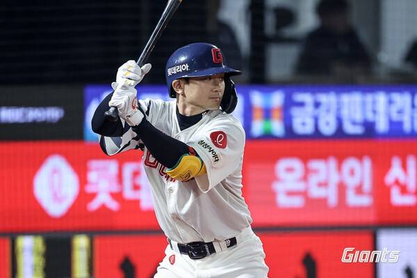 '시범경기 2홈런→1타석 뛰고 2군행' 롯데 만년 유망주 외야수 다시 기회 노리나…2루타 2방으로 3타점 폭발