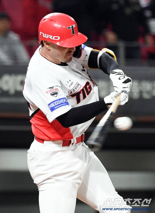 '역대 1위' 이범호 옳았다, 이래서 끝까지 고집했구나…KIA, 80억 진짜 잘 아꼈다