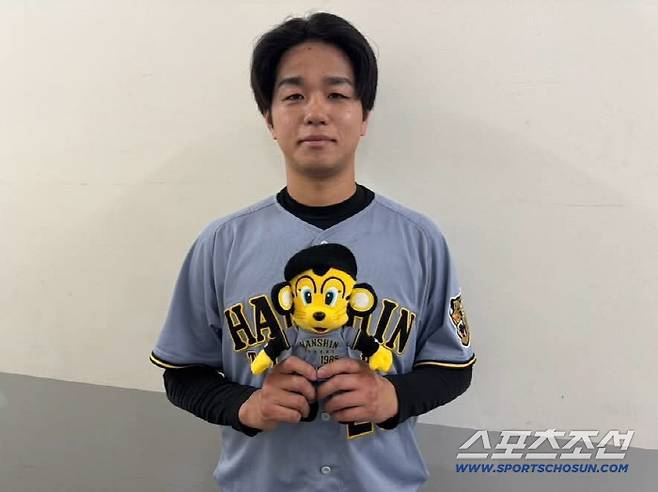 보름 만에 또 9이닝 완봉승, 3경기 2승무패 ERA 0.38, KBO리그엔 이런 투수 안 나오나[민창기의 일본야구]