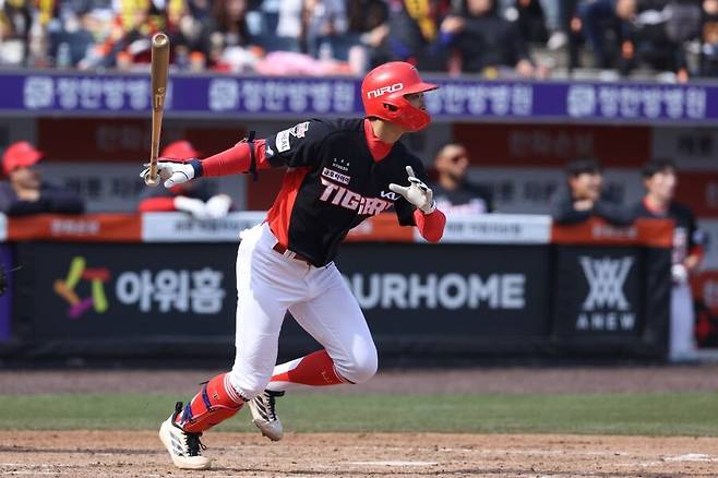 KIA 트레이드 안 해도 되겠네… ‘8푼 타격 잊어라’ 이범호 고민 해결사, 생각보다 가까이 있었네