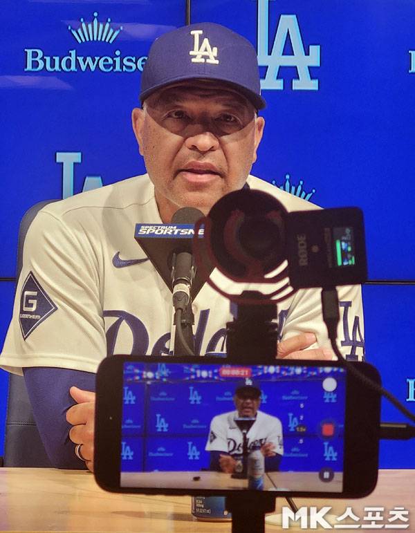 패배에 뿔난 로버츠 감독, 헬멧 두드린 김혜성에게도 “챌린지하기 좋은 상황 아니었다” [MK현장]