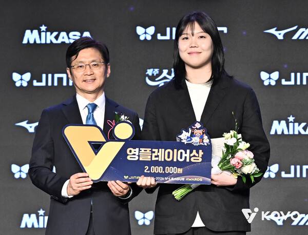 감독 경질로 우승 놓친 도로공사, 사상 첫 3년 연속 신인선수상 배출로 위안