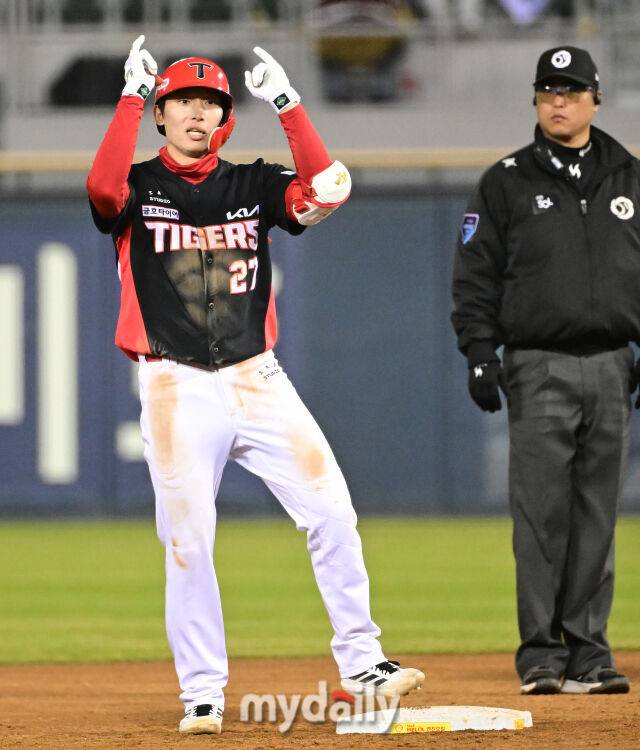 “김호령 전세계에서 수비 제일 잘해” 윤석민 KIA에 그냥 14년간 있었던 것 아니다…중견수 FA 시장 요동친다