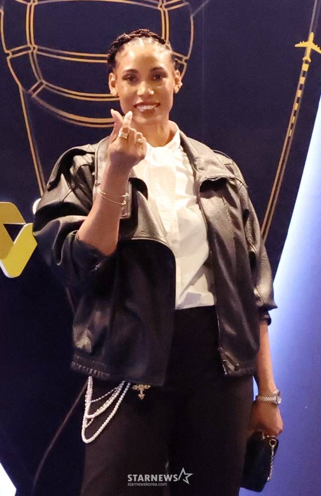 'MVP' 실바, 이영택 감독 '재계약 러브콜'에 신중