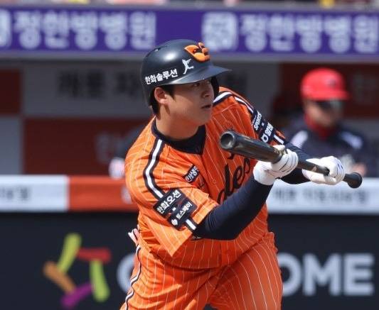 한화 끝내 결단! '4번→6번' 노시환, 2군 강등…6년 만에 '부진 탓' 1군 말소→