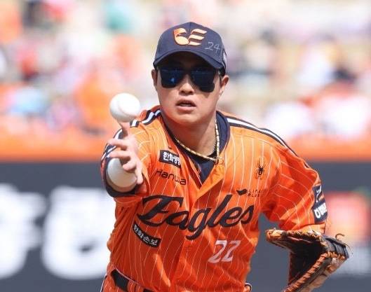 김경문 '믿음의 야구'? 이제 끝, '실책 또 실책' 채은성 칼교체→'삼진 1위' 노시환 전격 2군행…초강수 속 연패 탈출하나