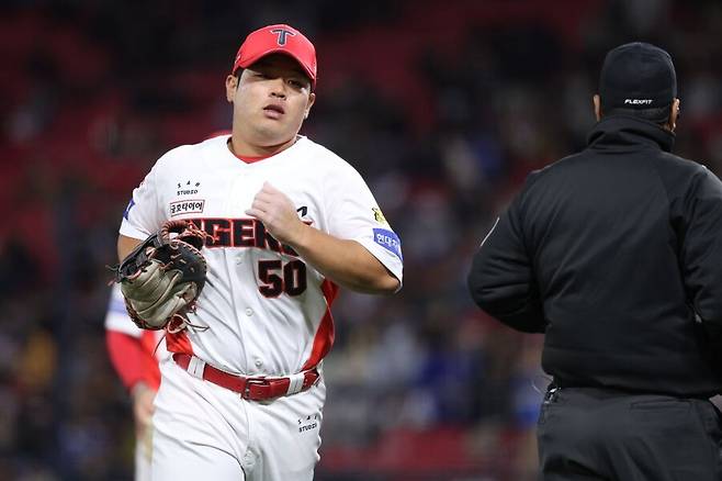 최형우는 삼성 가지 않았나요, 왜 KIA에 비슷한 선수가… 이범호 두 토끼 모두 잡았나