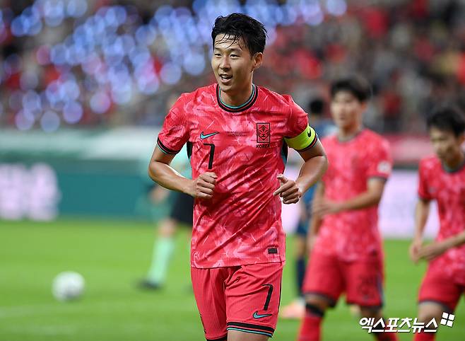 '2000억' 초대형 월드컵 중계, 지상파 3사 드디어 잡을까…JTBC, 300억 이상 낮췄다