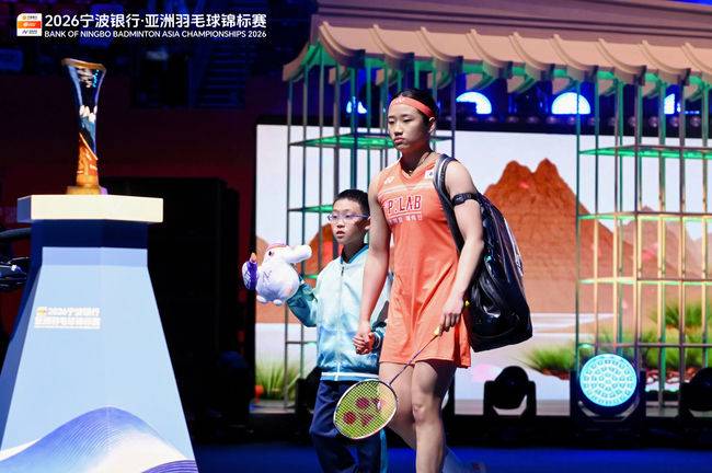 중국도 혀 내둘렀다...왕즈이는 탈진, 안세영은 뛰었다