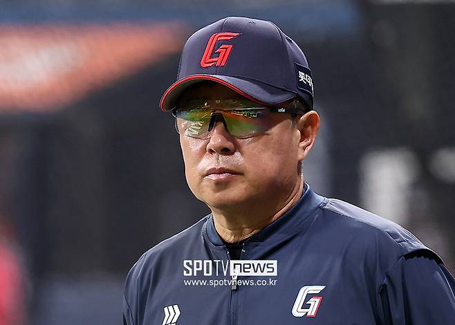 최고 160km까지 던졌었는데…무려 13km가 실종됐다, 롯데 윤성빈 2군행의 이유