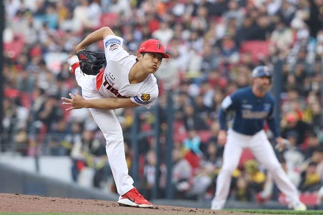 차라리 ‘이의리 챌린지’를 보는 게 낫나… 무엇이 이 재능을 가로막나, 숨죽이는 시간 지나간다