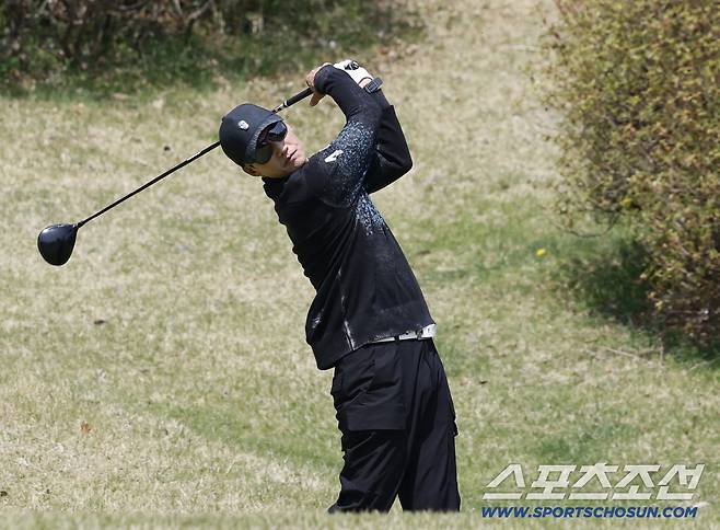 정몽규 회장과 머리 맞댄 이정효