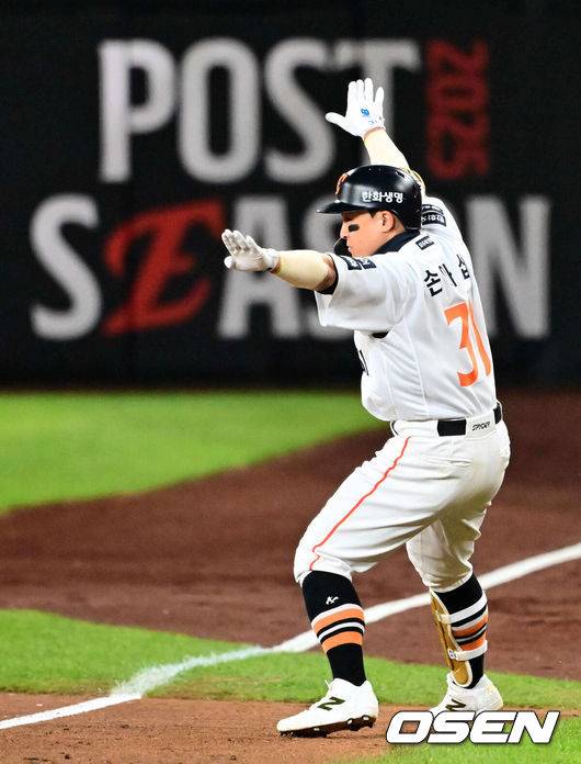 두산은 왜 한화 2군타자가 절실했나…깜짝 트레이드 막전막후 공개 “답답한 타격, 손아섭이 필요했다”